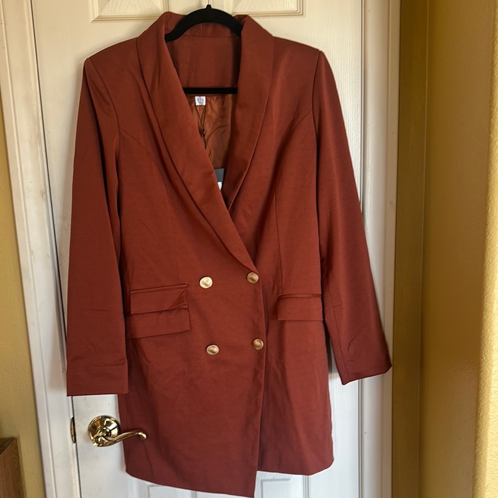 Elegant Rust Double-Breasted Women's Coat